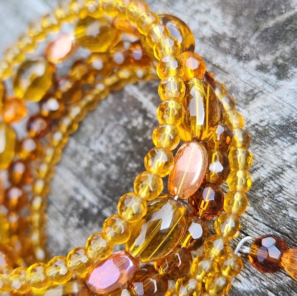 Hand Crafted Amber Beaded Memory Wire Wrap Bracelet - Picture 4 of 5